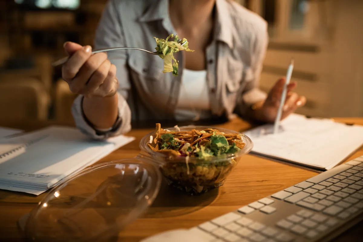 Mesurez l’empreinte carbone de vos repas: Monizze et Upcoop innovent pour une consommation plus responsable 